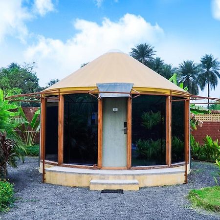 Shanti Resorts Valsad ภายนอก รูปภาพ