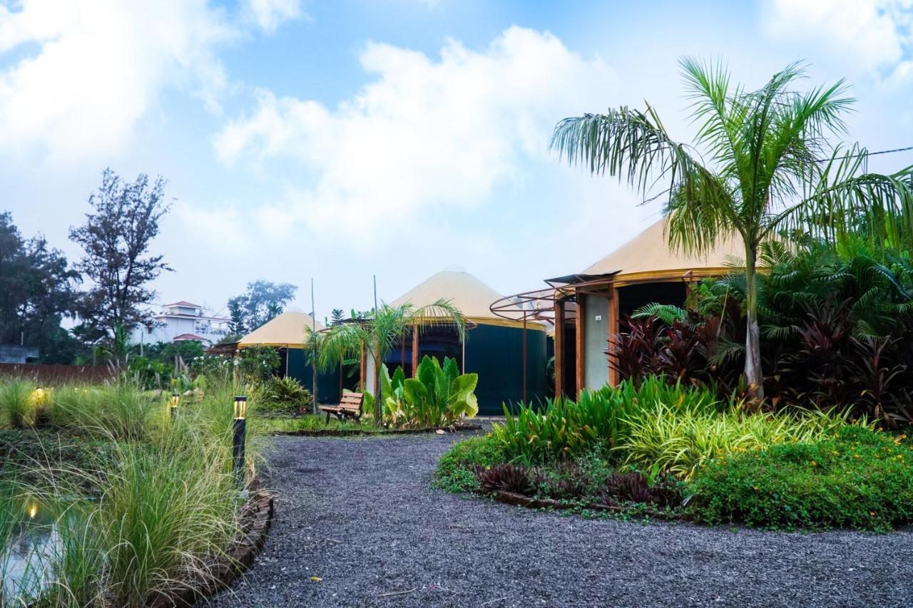 Shanti Resorts Valsad ภายนอก รูปภาพ